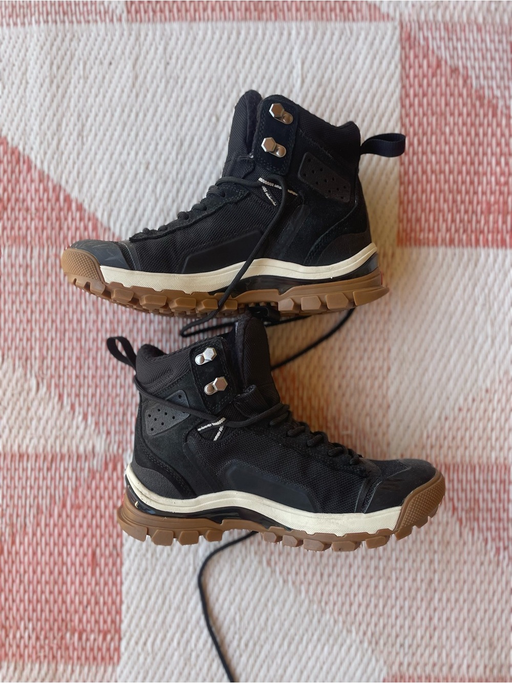 Vans Men's Black and Gum High-Top Trail Boots